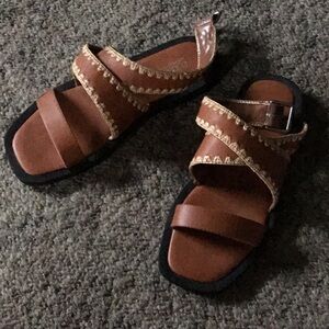 A.n.a woman’s sandals